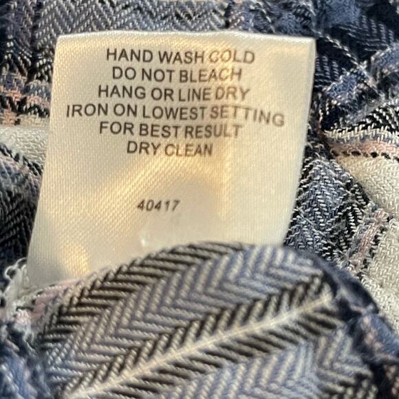 Romeo and Juliet Couture plaid button down‎ shirt sz M - Picture 6 of 7